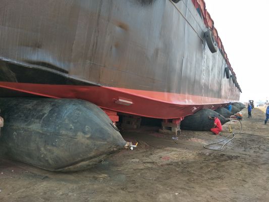 Aanpasbare luchtzakken voor schepen van rubber