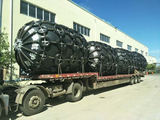 Pneumatische fenders van maritieme kwaliteit van Yokohama voor een optimale bescherming