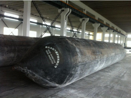 Maritieme airbag voor het laden aan de haven