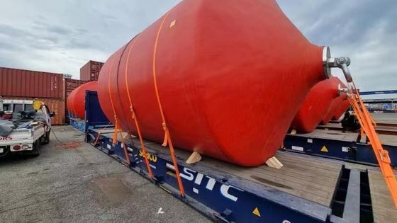 Ervaar de veelzijdigheid van met schuim gevulde fenders op verschillende bouwterreinen