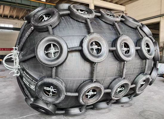 Pneumatische rubberfenders 2,5X4M, vliegtuigbanden
