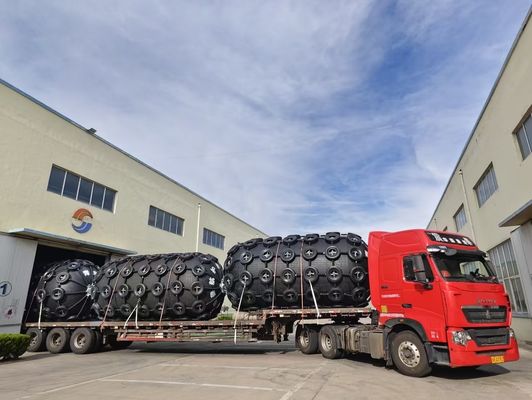 Pneumatische rubberfender van het type Yokohama